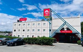 Hotel First Eco Savigny Villemoisson Centre Commercial Carrefour